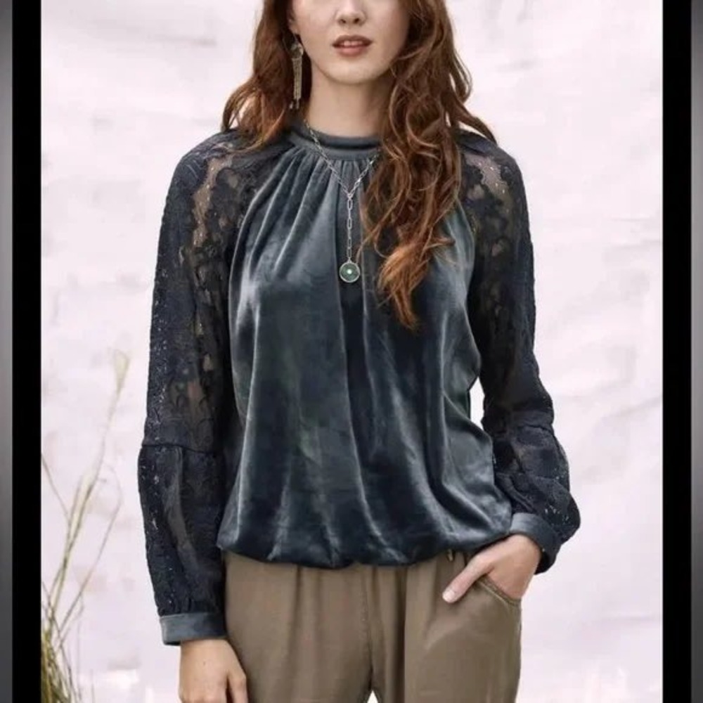 GOOD‎ HART Velvet Lace Bell Sleeve Mock Neck Top Blouse Women S